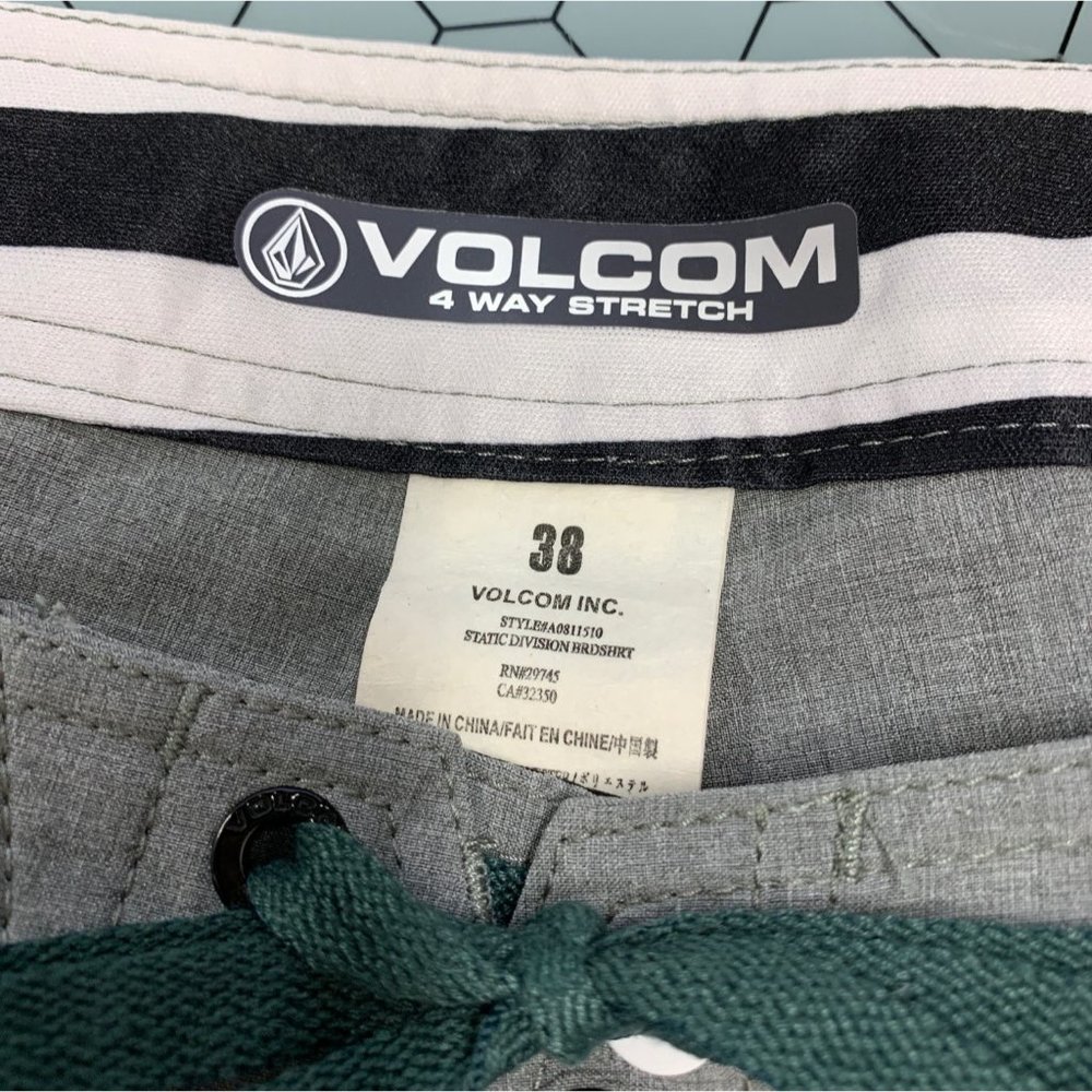 Volcom Trunks Mens Size 38 Gray Stripes Unlined Static Division Boardshorts - Picture 7 of 10
